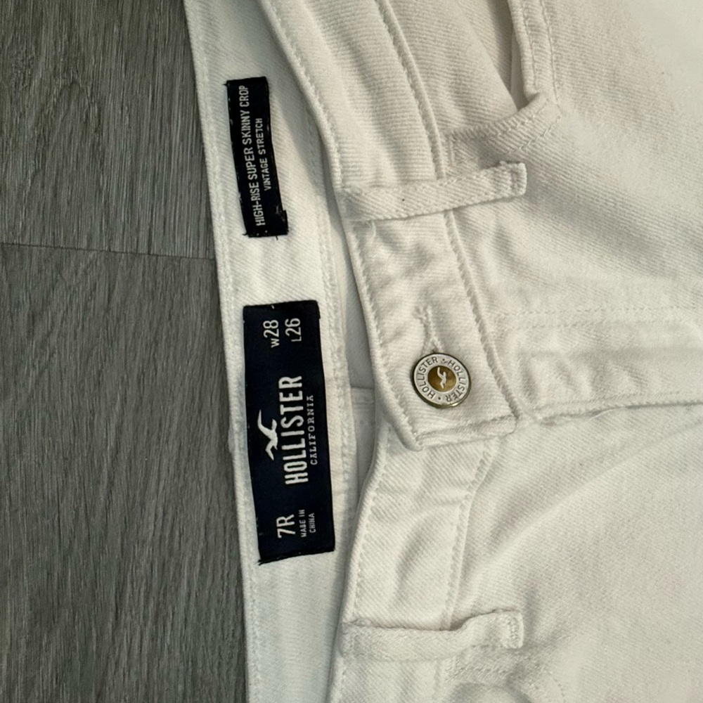 Hollister White Jeans with Brown Patch - Picture 4 of 4